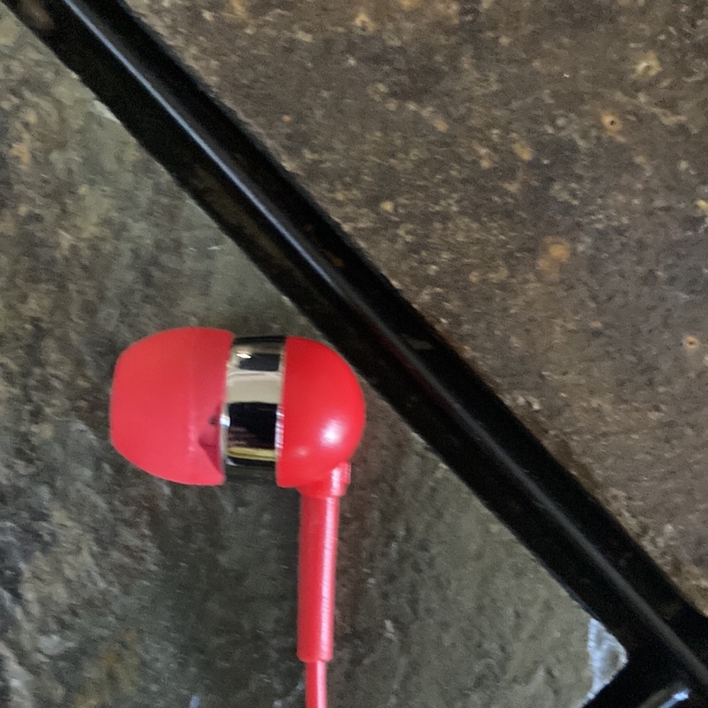 earpods - Picture 5 of 6